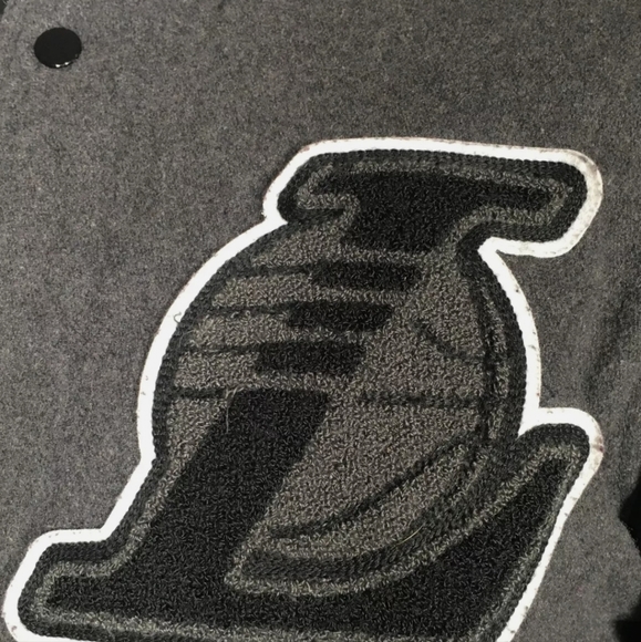 Vintage Lakers jacket - Picture 4 of 6